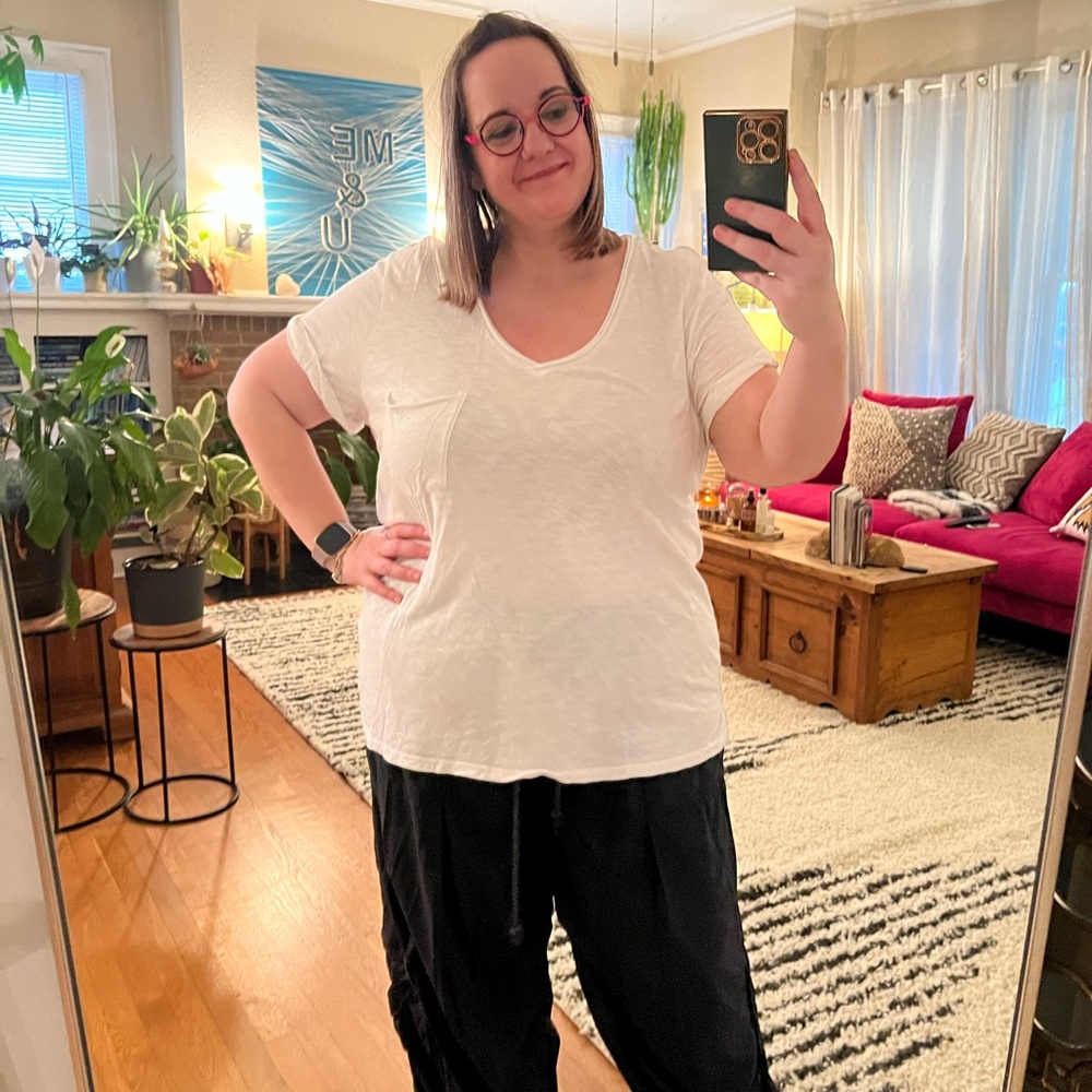 Anthropologie T. La White Classic V-Neck Tee in 2X